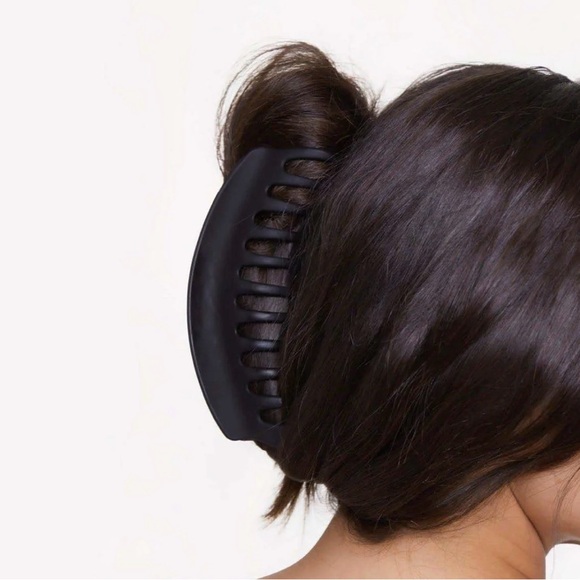 Kitsch Large Dome Claw Clips 2 pk New Sale - Picture 5 of 6